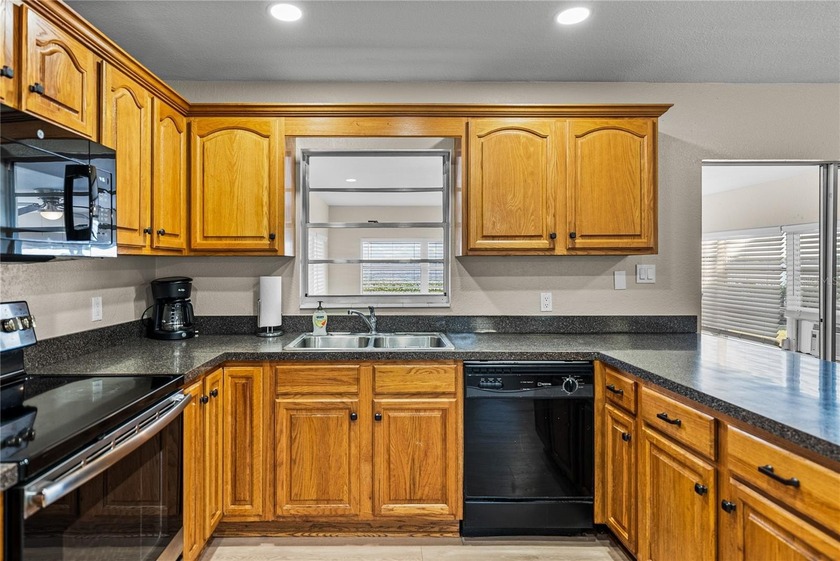 New Price on this Charming 3BR/2BA lakefront home on Lake Reedy! - photo 8