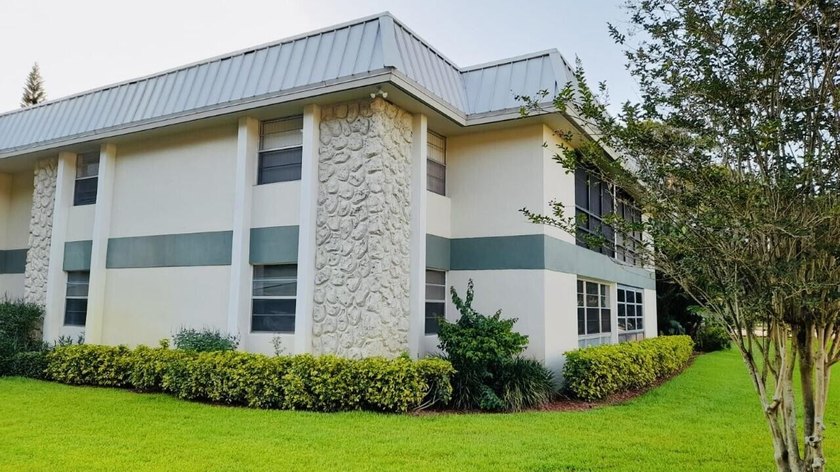 Beautifully updated 2-bedroom, 1-bath second-floor condo in the - photo 5
