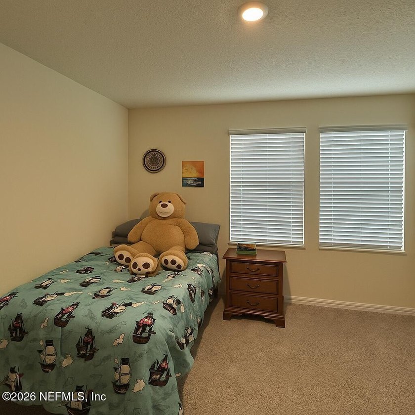 Well-maintained townhome just minutes from downtown and the - photo 8