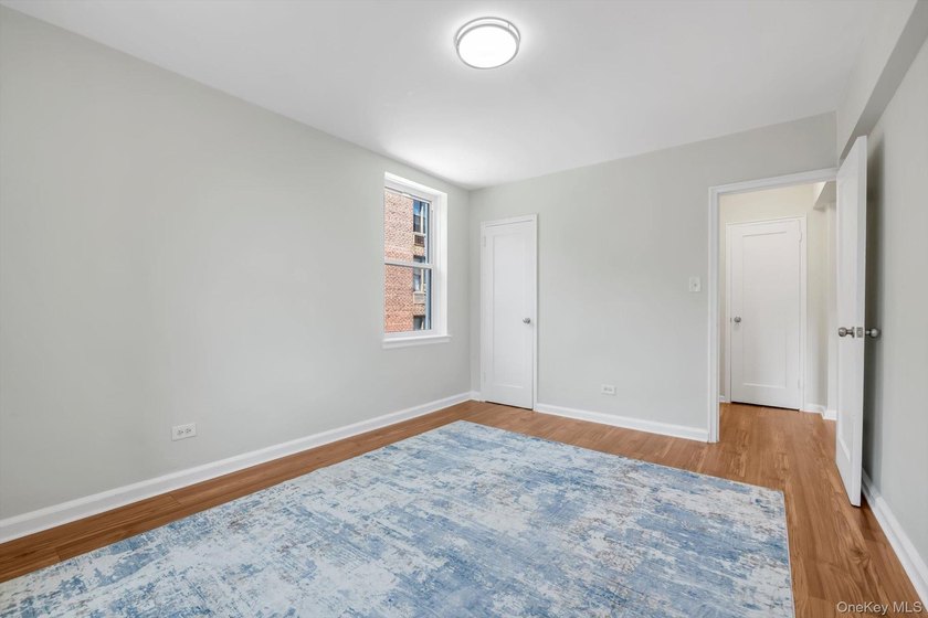 This beautifully updated 1 bedroom co-op offers the perfect - photo 14