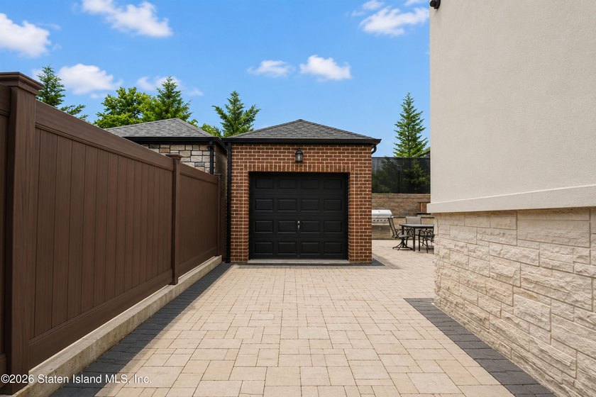 Welcome to 37 Torrice Loop - 2 Family Detach Home with a 1 - photo 39