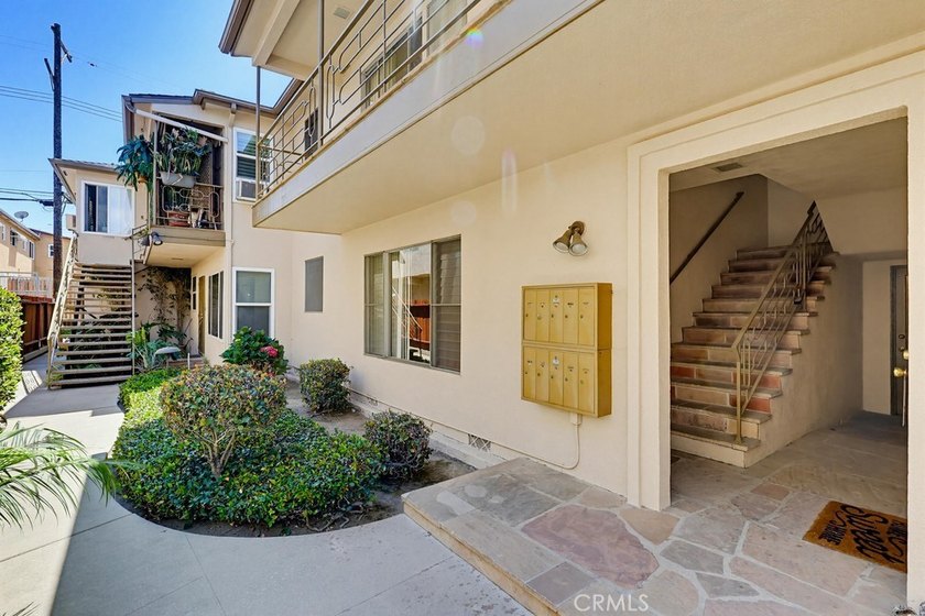 Don't miss this cute 1 bedroom, 1 bath condo, 3 blocks from the - photo 5