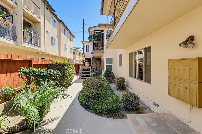 Don't miss this cute 1 bedroom, 1 bath condo, 3 blocks from the - photo 6