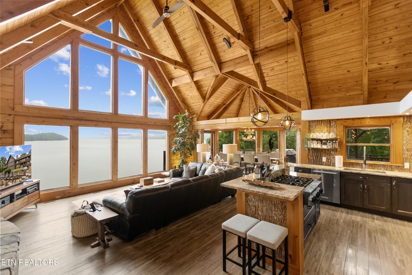 Rare Opportunity: Luxury Rustic-Modern Lakefront Retreat Wake up - photo 11
