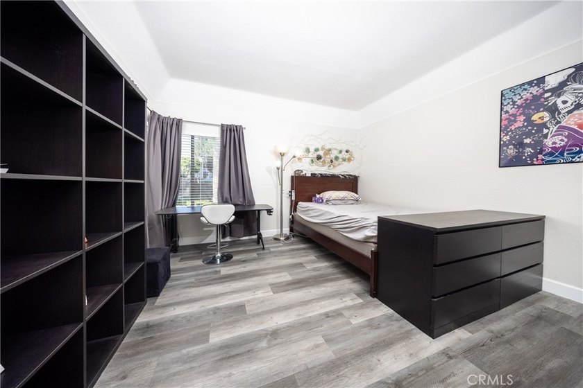 Welcome to this beautifully newly renovated first-floor condo - photo 12