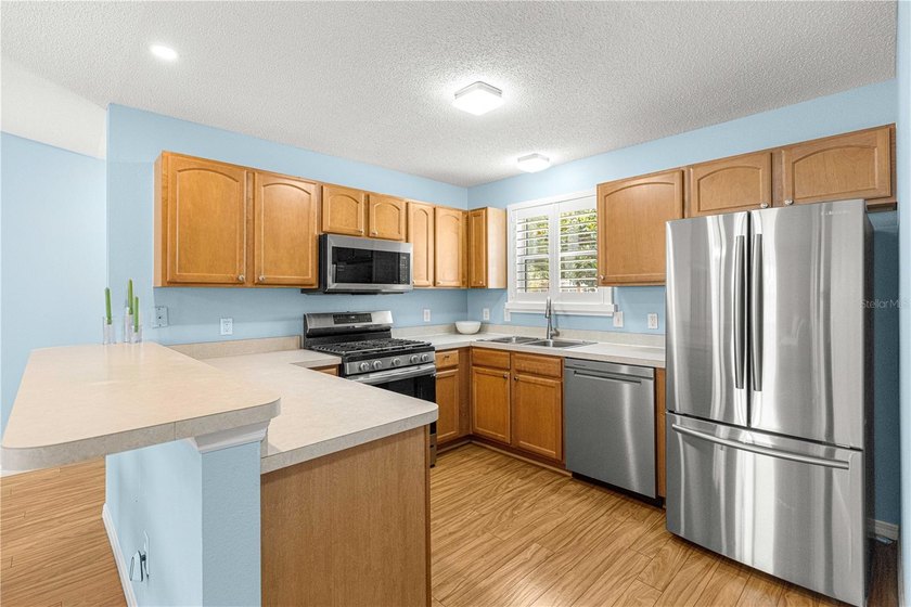 ***LOW TAXES*** INCLUDES ONE YEAR HOME WARRANTY*** ROOF - photo 13