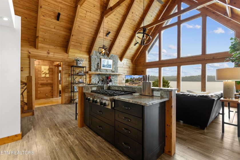 Rare Opportunity: Luxury Rustic-Modern Lakefront Retreat Wake up - photo 14