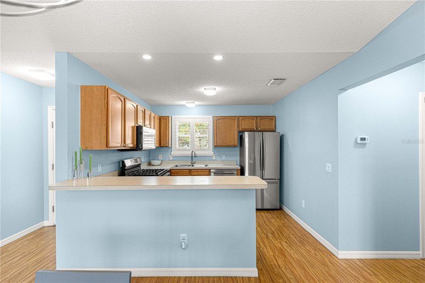***LOW TAXES*** INCLUDES ONE YEAR HOME WARRANTY*** ROOF - photo 14