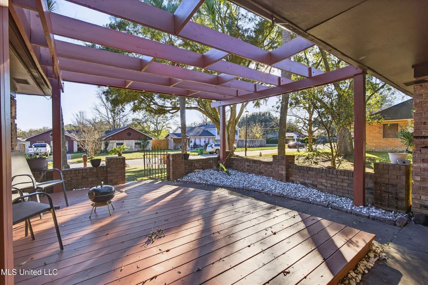 This spacious 3-bedroom, 2-bath home offers a rare opportunity - photo 4