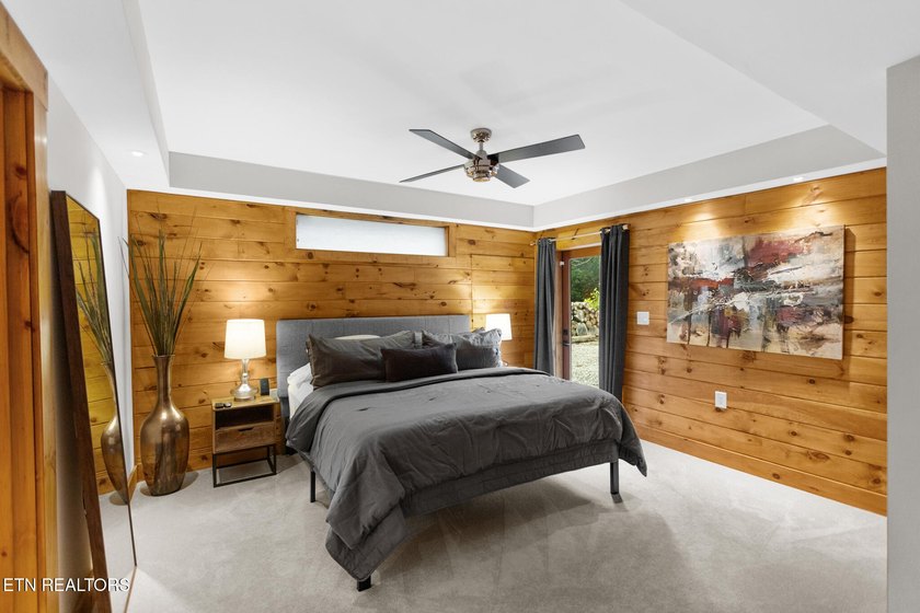 Rare Opportunity: Luxury Rustic-Modern Lakefront Retreat Wake up - photo 29