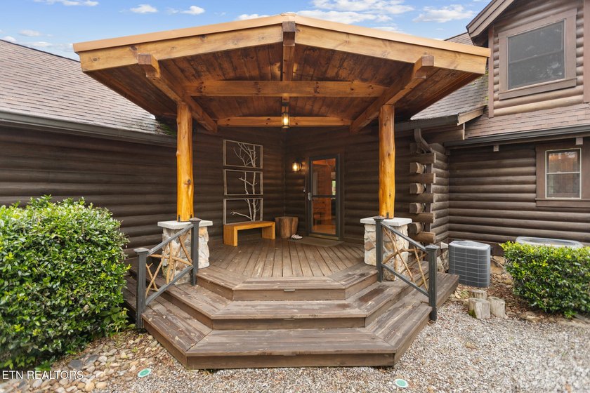 Rare Opportunity: Luxury Rustic-Modern Lakefront Retreat Wake up - photo 36