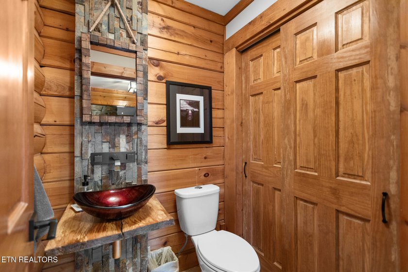 Rare Opportunity: Luxury Rustic-Modern Lakefront Retreat Wake up - photo 39
