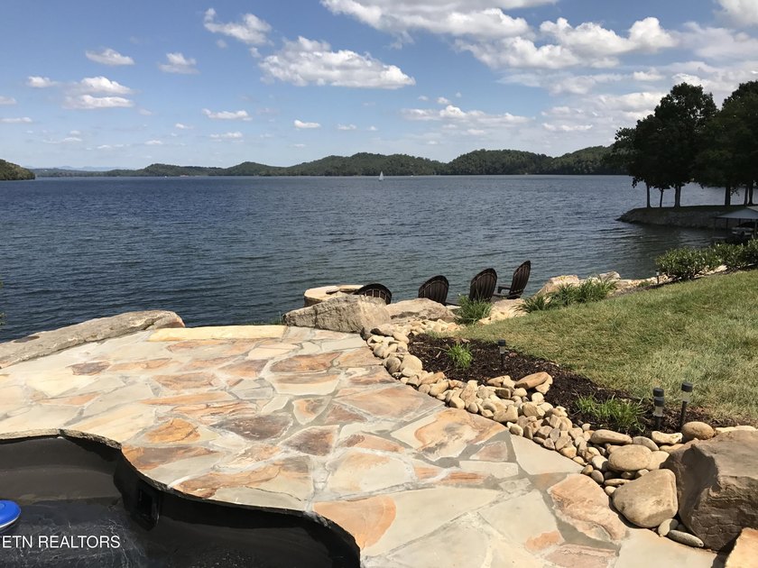 Rare Opportunity: Luxury Rustic-Modern Lakefront Retreat Wake up - photo 41