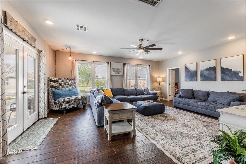 Welcome to The Bentonville Trailside Homestead, a beautifully - photo 10
