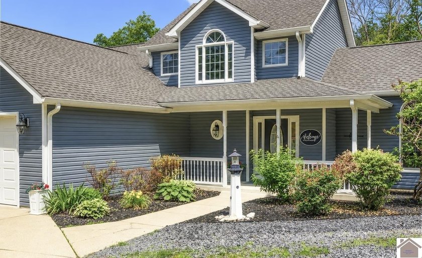 Located in the Cambridge Shores waterfront community just off - photo 2