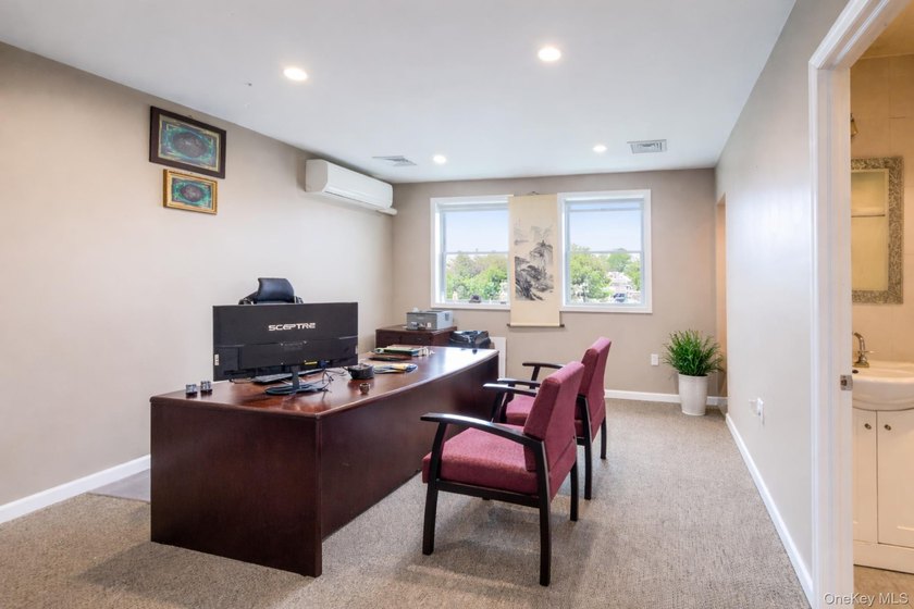 Prime free-standing professional office building for sale in a - photo 12