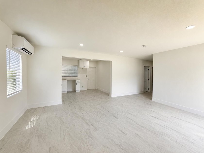 DOUBLE LOT! Stunning fully renovated home on a rare double lot - photo 6