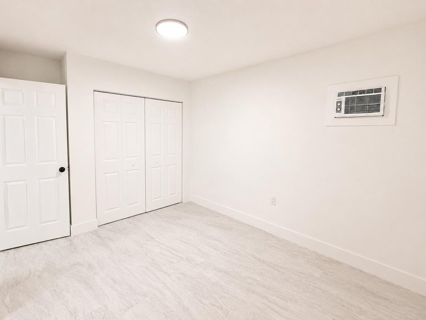 DOUBLE LOT! Stunning fully renovated home on a rare double lot - photo 9