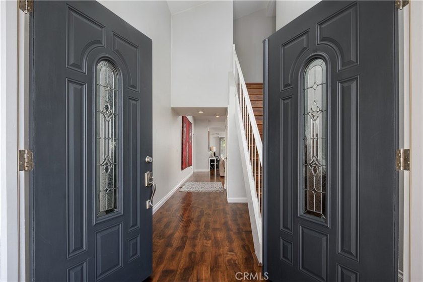 Fabulous pool home located on a quiet cul-de-sac in the highly - photo 4