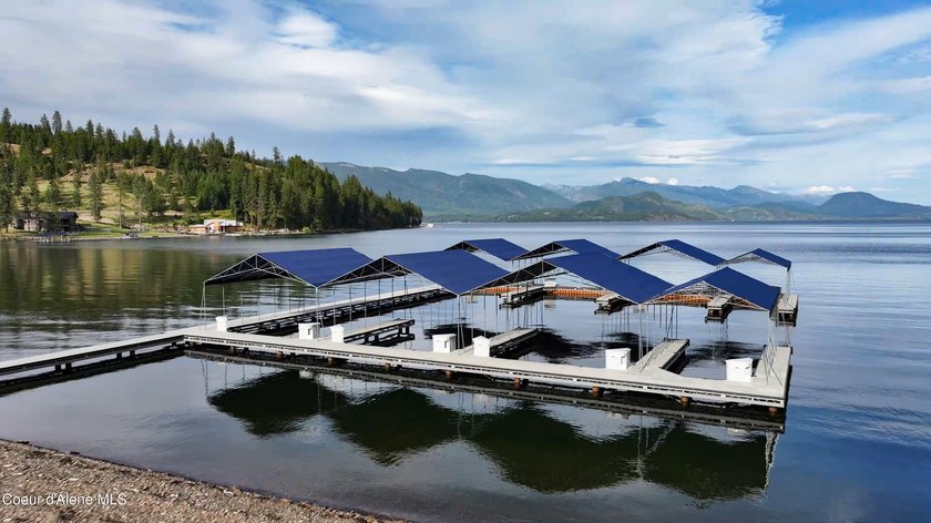 Become part of the exclusive, low-density, gated waterfront - photo 14