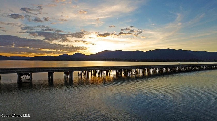 Become part of the exclusive, low-density, gated waterfront - photo 33
