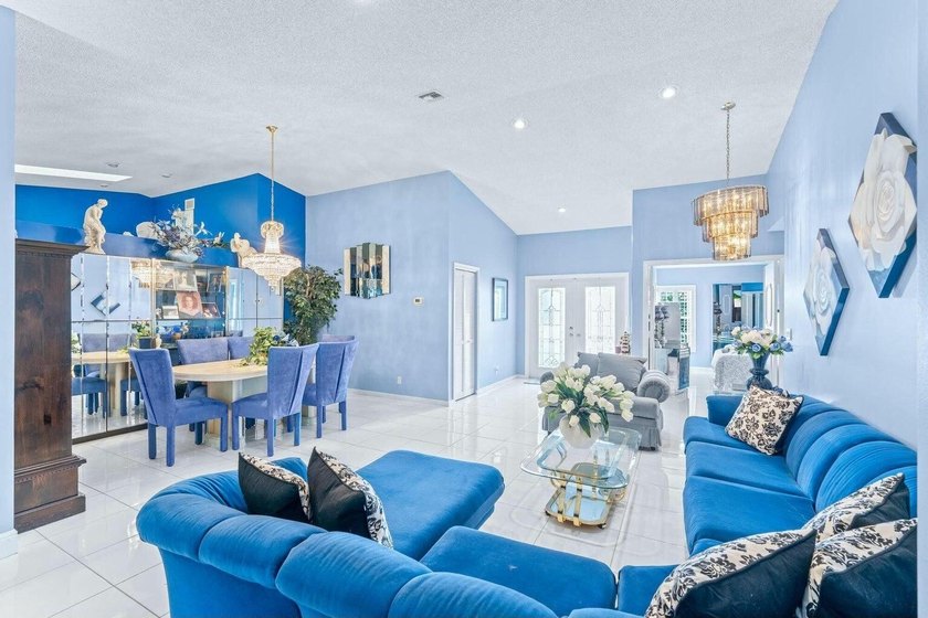 This well-maintained 3-bedroom, 2-bath single-family home is - photo 7