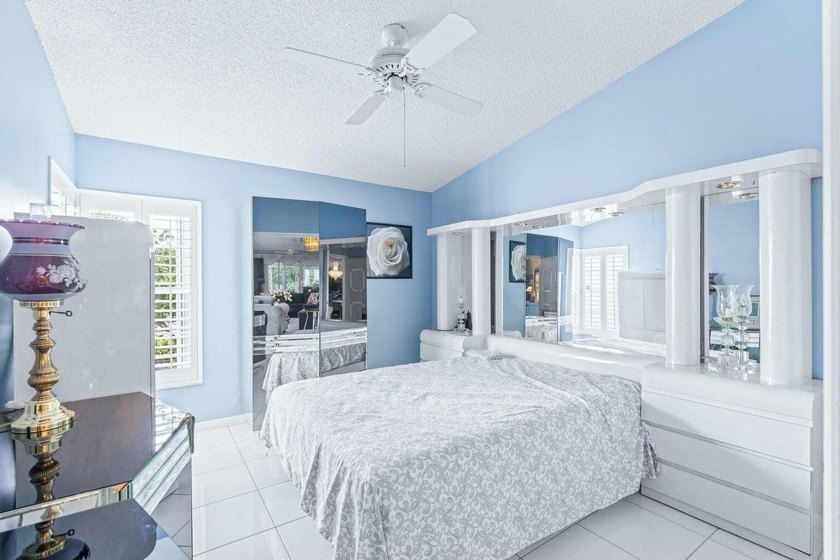 This well-maintained 3-bedroom, 2-bath single-family home is - photo 10