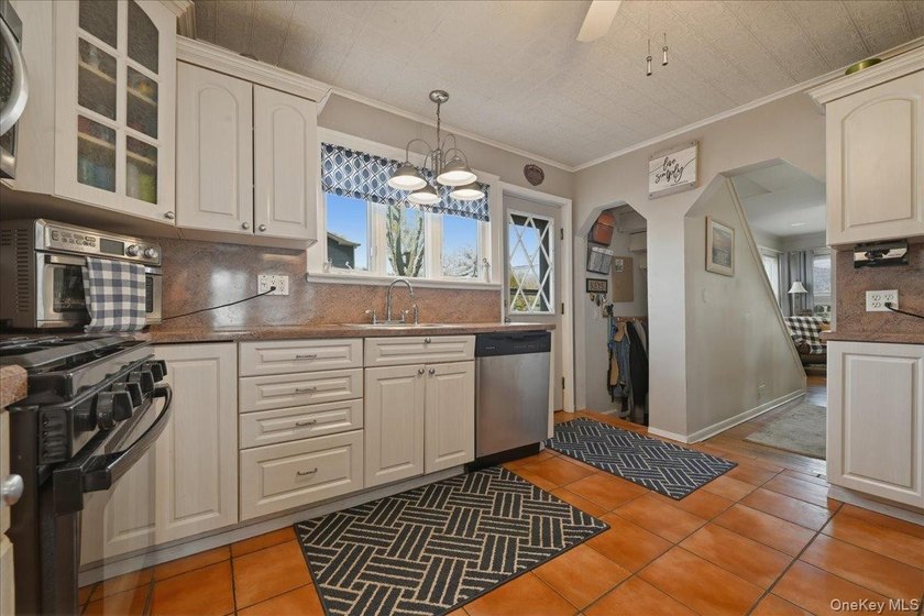 Welcome to 197 S 4th Street-where classic Victorian Colonial - photo 15