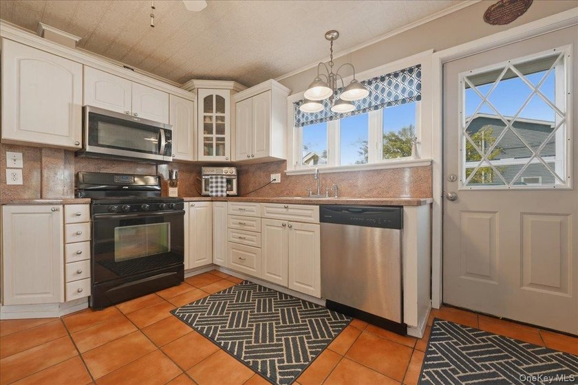 Welcome to 197 S 4th Street-where classic Victorian Colonial - photo 16