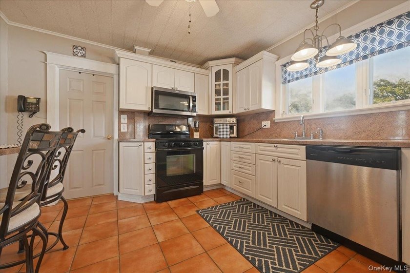 Welcome to 197 S 4th Street-where classic Victorian Colonial - photo 17