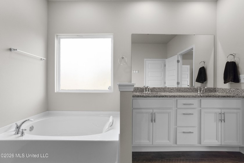 ASSUMABLE VA LOAN WITH 2.875% RATE! Brand new listing in the - photo 21
