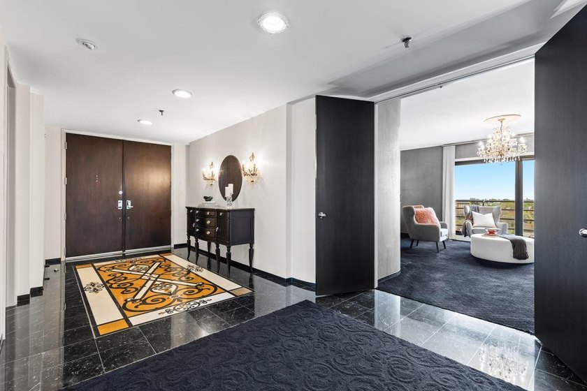 Rare Top-Floor Penthouse with unbelievable Views of Bde Maka Ska - photo 26