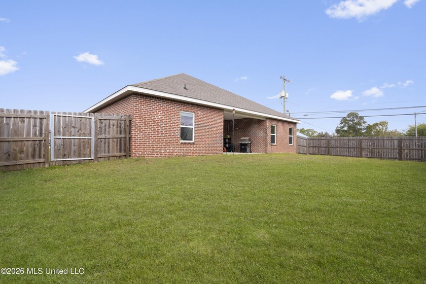 ASSUMABLE VA LOAN WITH 2.875% RATE! Brand new listing in the - photo 30