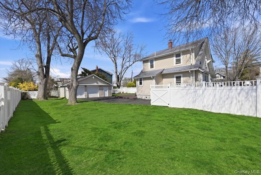 Welcome to 197 S 4th Street-where classic Victorian Colonial - photo 33