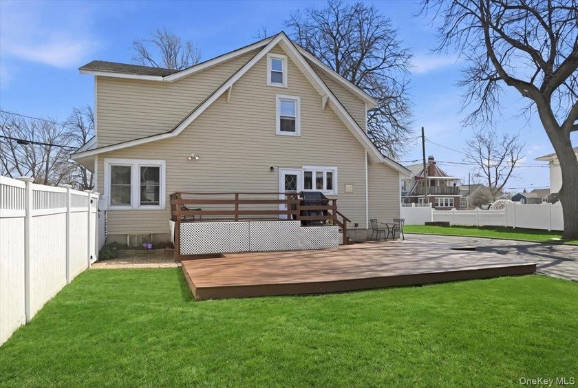Welcome to 197 S 4th Street-where classic Victorian Colonial - photo 38