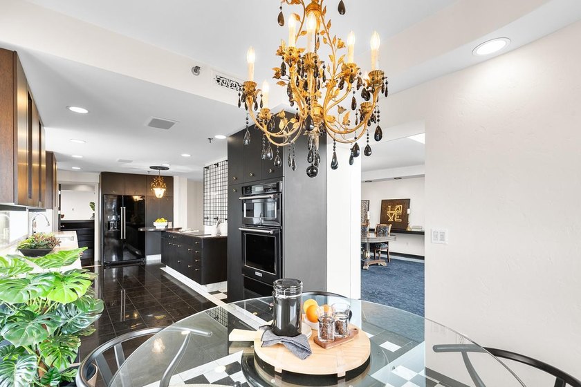 Rare Top-Floor Penthouse with unbelievable Views of Bde Maka Ska - photo 41