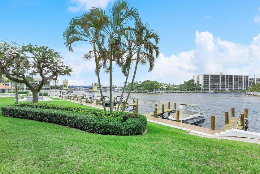Live the South Florida lifestyle in this beautifully updated 2 - photo 19