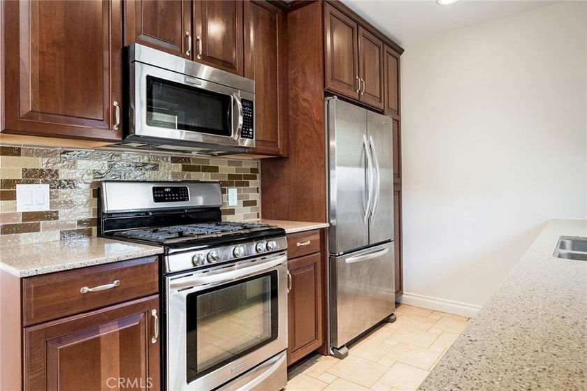 Charming Own-Your-Own Unit in the Heart of Alamitos Beach - photo 7