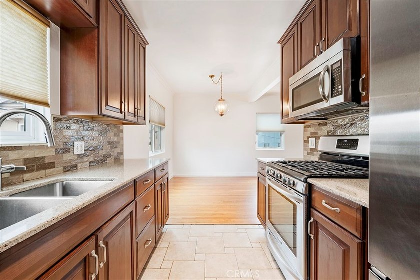 Charming Own-Your-Own Unit in the Heart of Alamitos Beach - photo 9