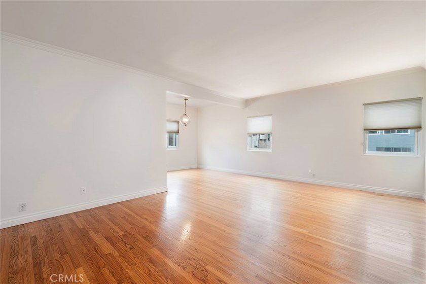Charming Own-Your-Own Unit in the Heart of Alamitos Beach - photo 10