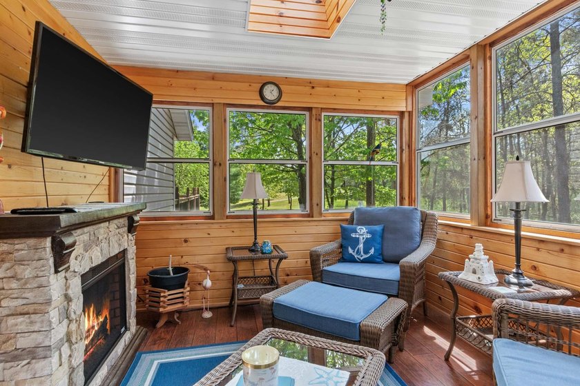 Turn Key Lake Arrowhead Pines Course Home! Superb location just - photo 19