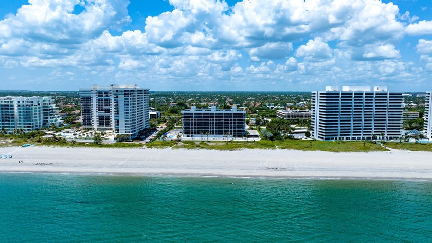 RARELY AVAILABLE BEACHFRONT VILLA OFFERING EFFORTLESS - photo 29