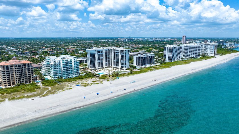 RARELY AVAILABLE BEACHFRONT VILLA OFFERING EFFORTLESS - photo 30