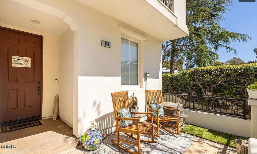 Motivated Seller! Stunning downtown Ventura Condo offering prime - photo 2