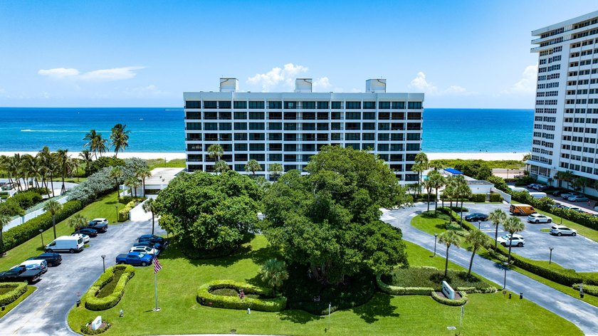 RARELY AVAILABLE BEACHFRONT VILLA OFFERING EFFORTLESS - photo 34