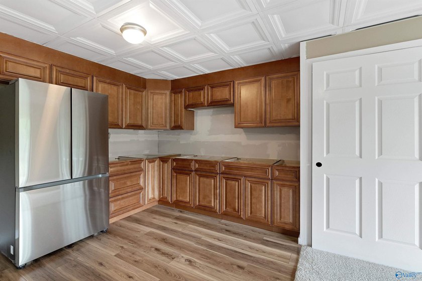 Escape to your own private retreat on Sugarland Lake, with - photo 18