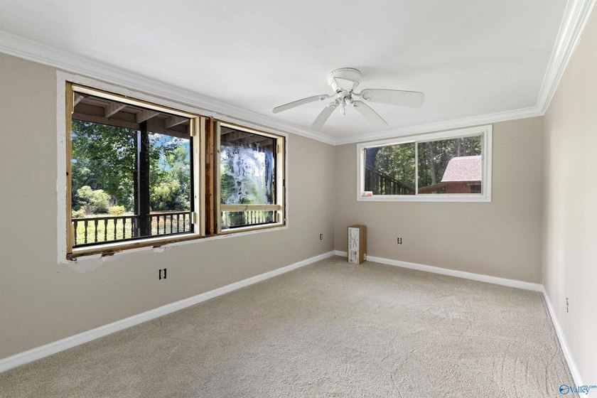Escape to your own private retreat on Sugarland Lake, with - photo 28