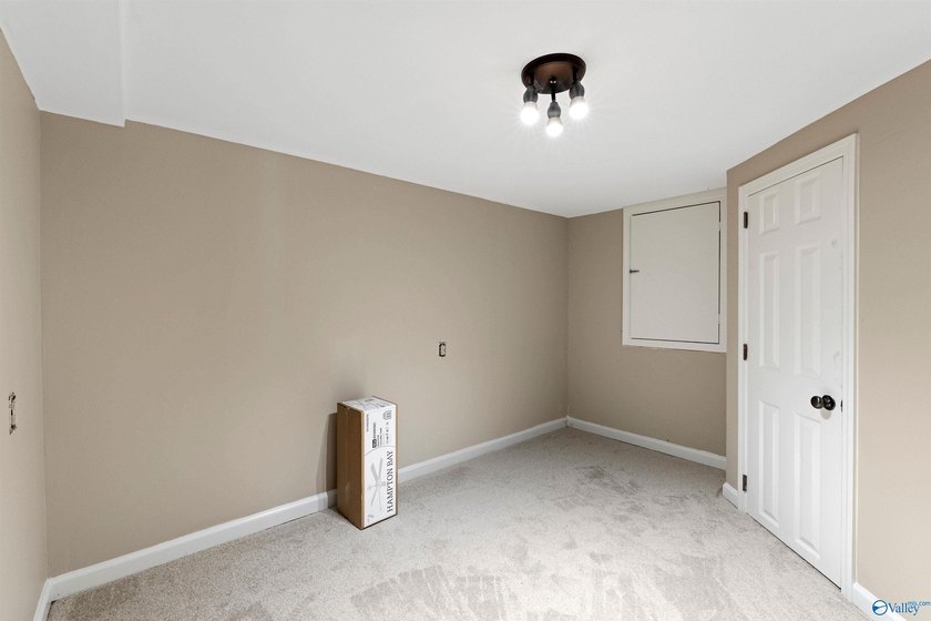 Escape to your own private retreat on Sugarland Lake, with - photo 31