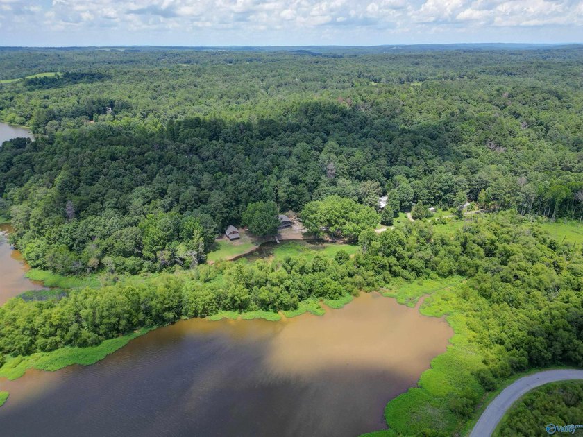 Escape to your own private retreat on Sugarland Lake, with - photo 50