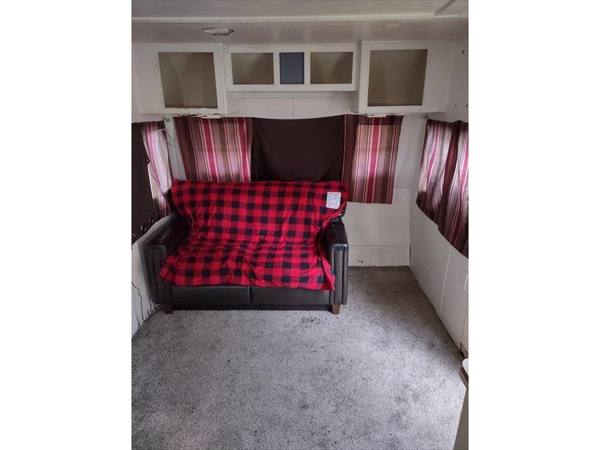 Investors take a look! This income producing property is - photo 14